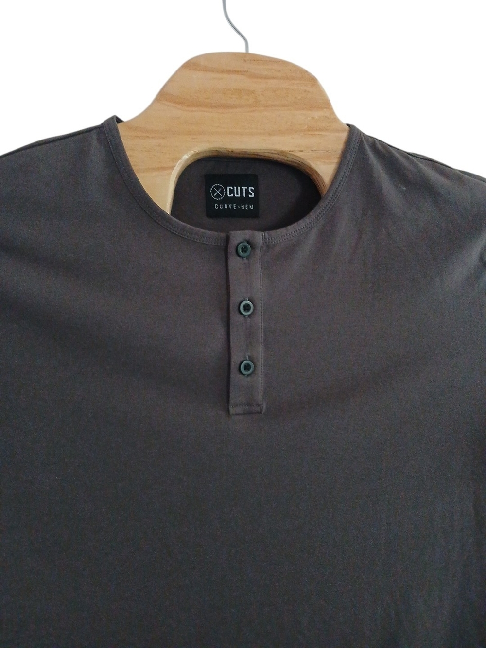 Cuts Clothing Castor Grey AO Henley Curve-Hem Mens Large